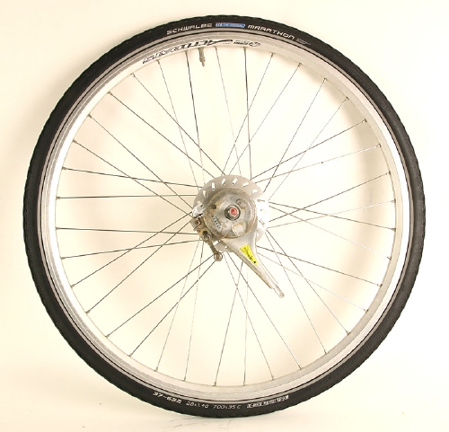 Voorwiel 28 inch met naafdynamo gebruikt