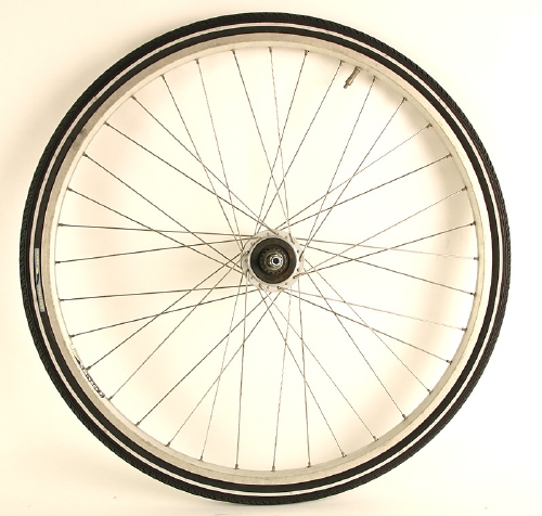 Voorwiel 28 inch met naafdynamo gebruikt