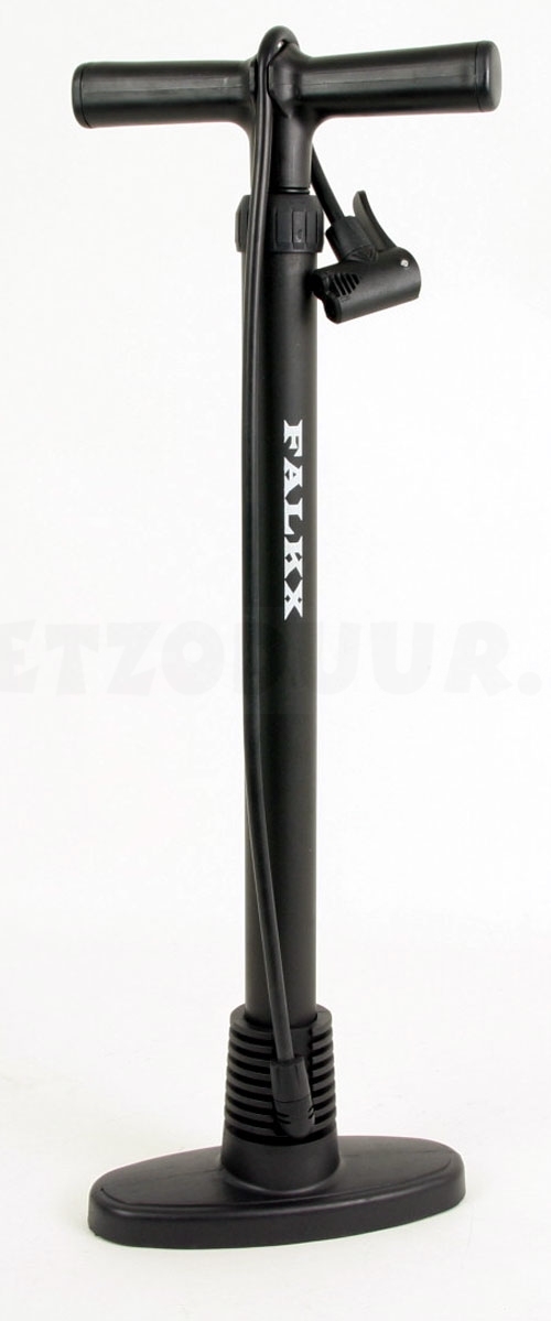 Fietspomp Falkx op voetstuk